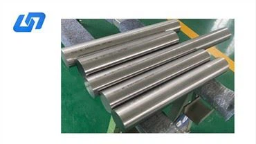 Bară de titan metalică